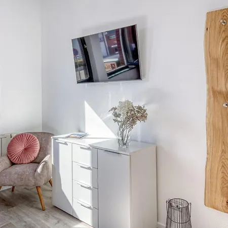 Haus Diana - Uferschwalbe فارين